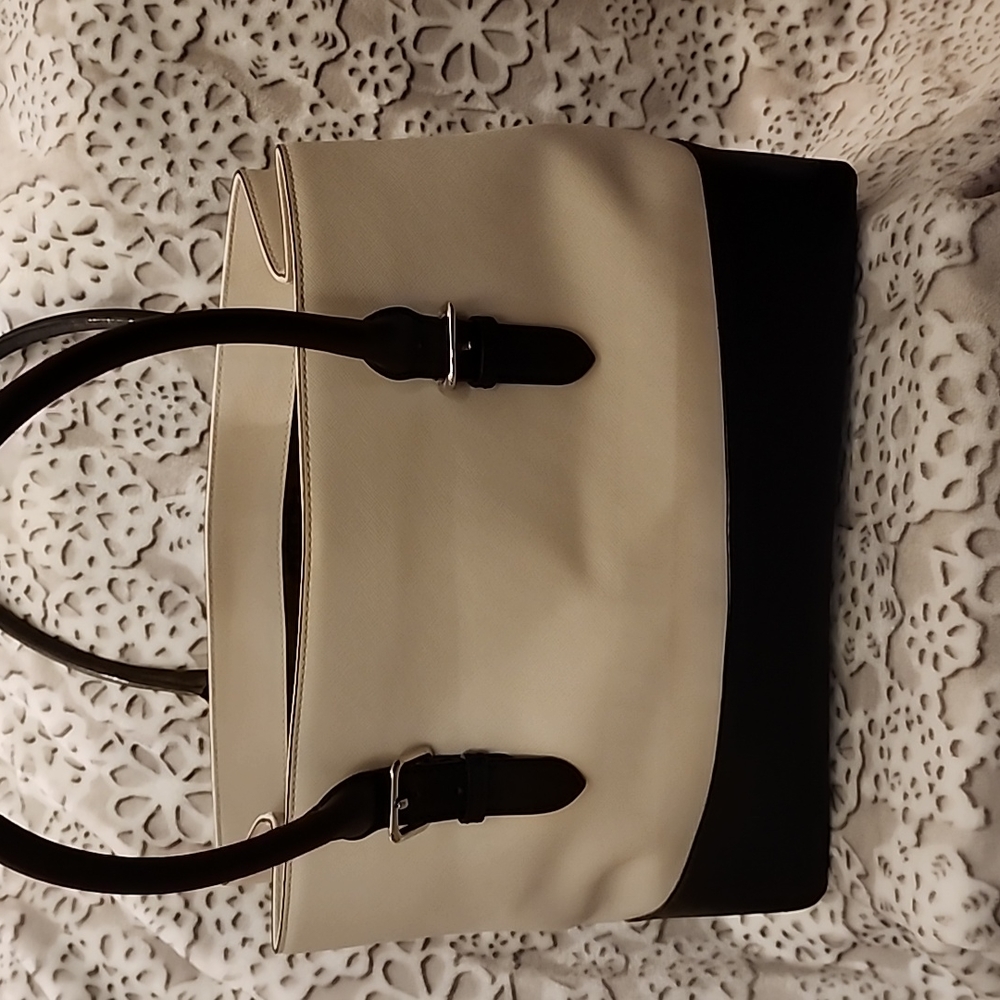 Kate Spade Large tote - Picture 2 of 9